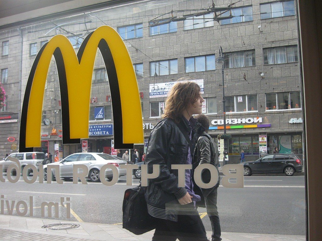 Первый барнаульский McDonald’s откроется в «Арене»