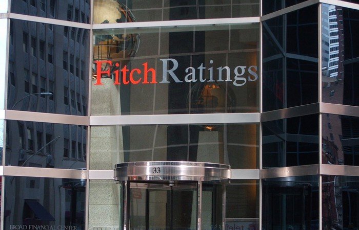 Fitch понизило кредитный рейтинг России с BBB до BBB- с негативным прогнозом