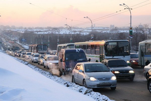 Барнаул встал в девятибалльных пробках