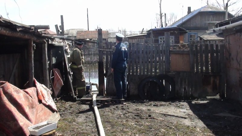 Паводок наступает. Вода в Оби приближается к опасной отметке