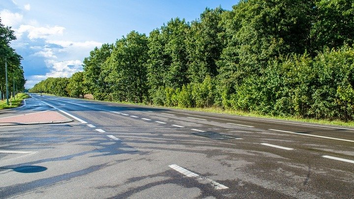 В Алтайском крае объявлен конкурс на содержание региональных и межмуниципальных автодорог