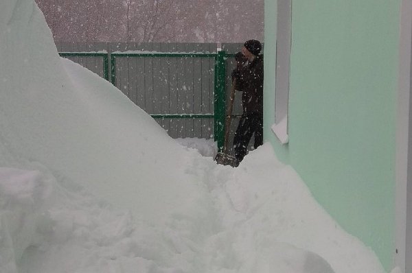 Не коллапс, а бизнес: сколько можно заработать на борьбе со снегом в Барнауле