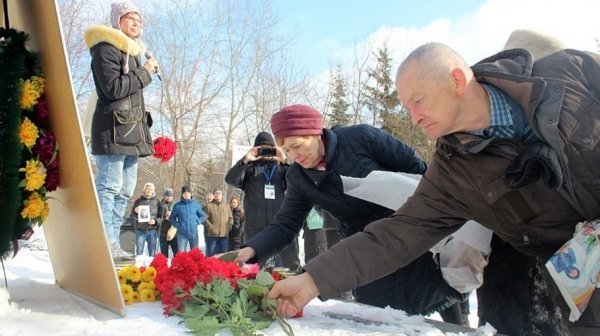 Митинги памяти Немцова прошли в городах Сибири