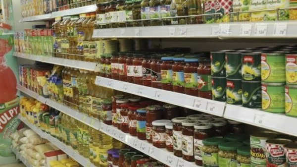 Запасы есть. Продуктов в магазинах хватит как минимум на два месяца