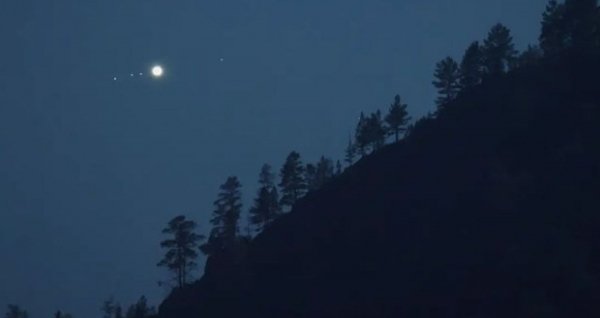 Юпитер и компания: барнаульский фотограф запечатлел планету-гигант и его спутники