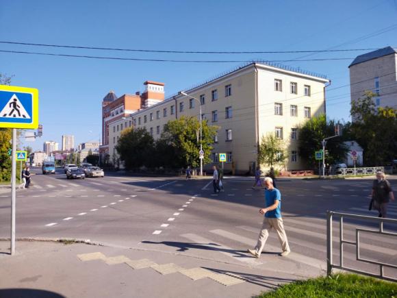 В Барнауле возник диагональный пешеходный переход