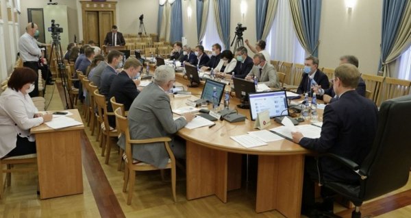 В Кабинете министров Алтайского края обговорили готовность школ к 1 сентября