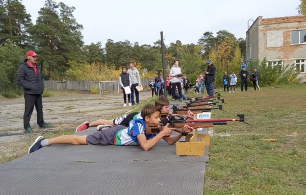 Соревнования среди юных биатлонистов прошли в Барнауле