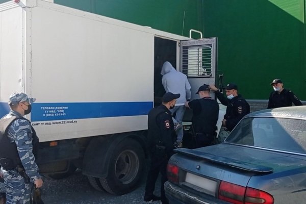 Тысяча украшений на четверых: подробности многомиллионной кражи из ювелирного отдела ТЦ «Лето» в Барнауле