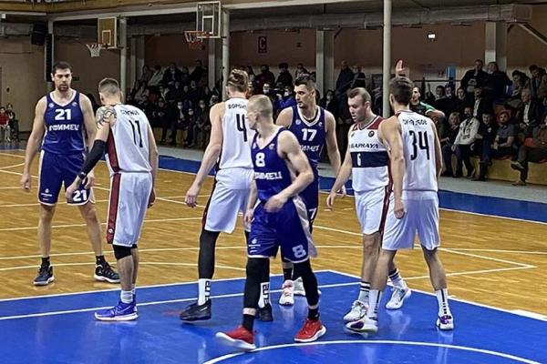 Баскетболисты «Барнаула» победили в дебютном матче Суперлиги-1