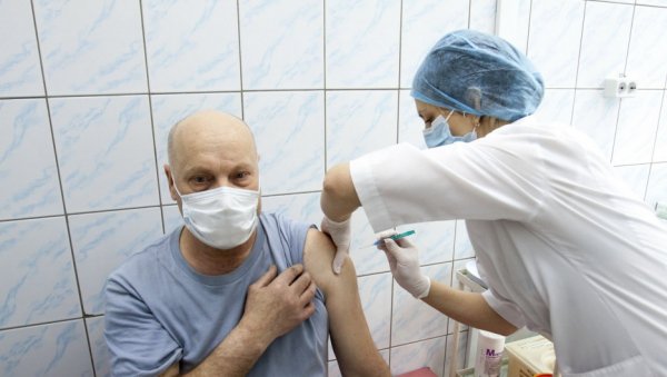 Более 100 тысяч жителей Алтая ожидают вторую прививку, чтобы завершить вакцинацию и получить QR-код