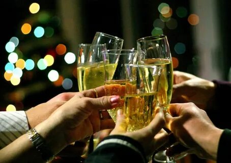 В Госдуме предлагают ограничить продажу алкоголя в новогодние праздники
