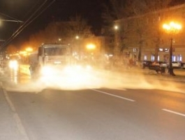 В Барнауле ночью помыли улицы