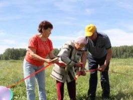 В Ребрихинском районе уроженцы несуществующего поселка Благовещенский собрались на его месте