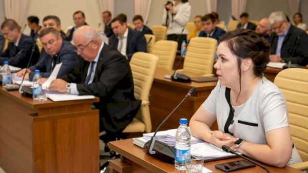 Барнаульским депутатам побоялись повышать зарплату перед выборами