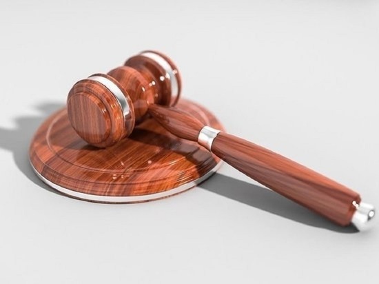 Барнаульского юриста осудят за фальсификацию обстоятельств по делу