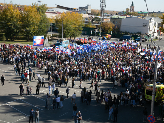 В Барнауле прошла патриотическая акция «Своих не бросаем!»