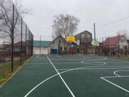 В барнаульских школах №27 и №13 появились новые спортивные площадки
