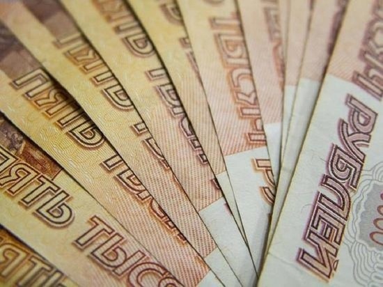 Барнаулец украл из машины работодателя 100 тысяч рублей