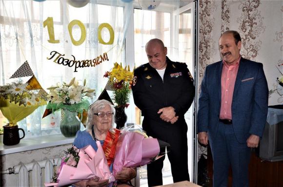 100 лет отпраздновала жительница Рубцовска Нина Зайкова