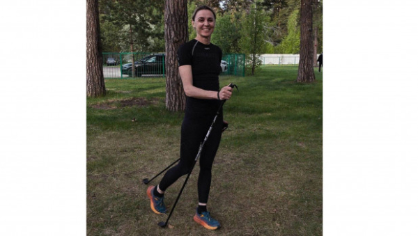Бесплатный мастер-класс по скандинавской ходьбе проведут в Изумрудном парке