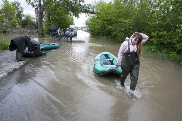 Дайте лодку! Как жители Бийска встречали страшное наводнение на чердаках — исторический фоторепортаж altapress.ru