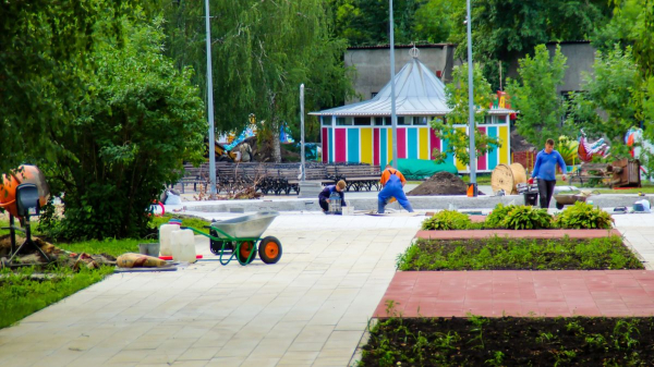 Как жители Барнаула оценили преображения больших парков в городе