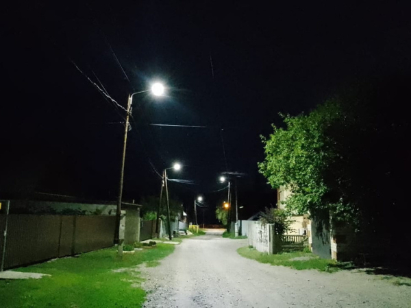 В барнаульском поселке зажглись новые уличные фонари