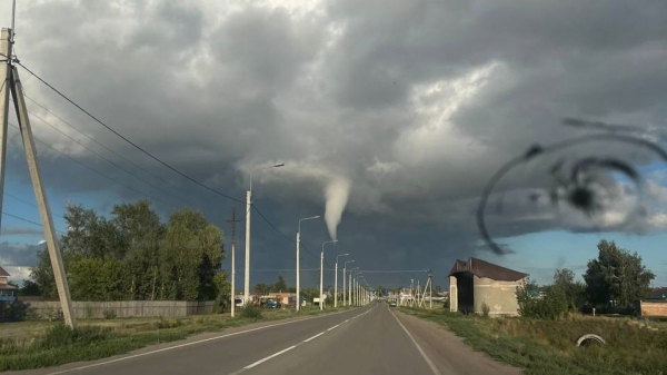 Что за "зарождение торнадо" сфотографировали жители Алтайского края