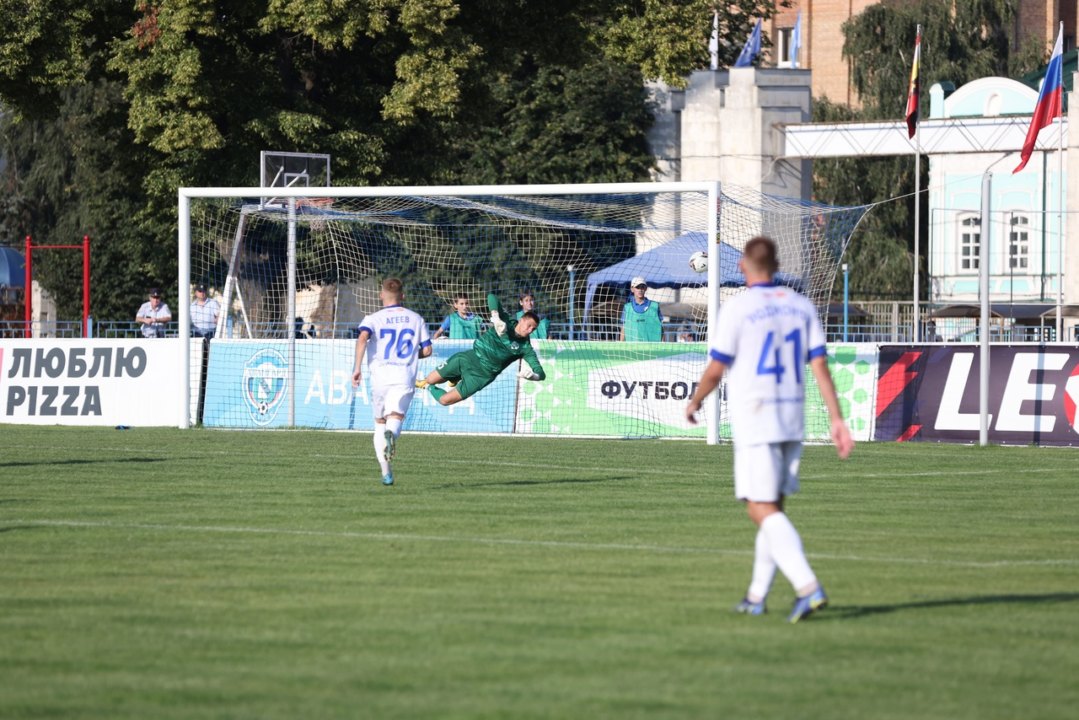 ФК «Новосибирск» одержал волевую победу над лидером и вышел на первое место в дивизионе