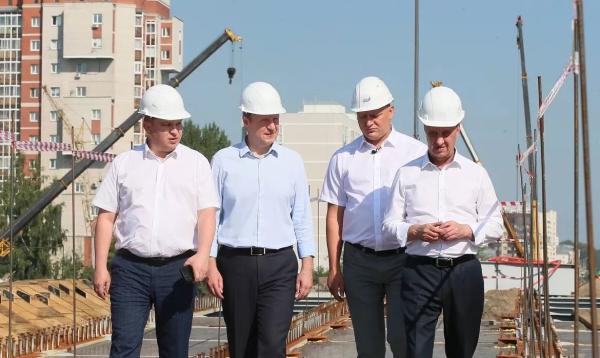 Краевые власти проинспектировали два долгожданных дорожных объекта в Барнауле