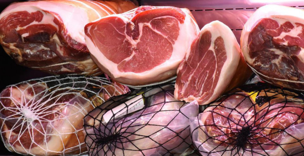 В Алтайском крае ползут вверх цены на свинину и курятину