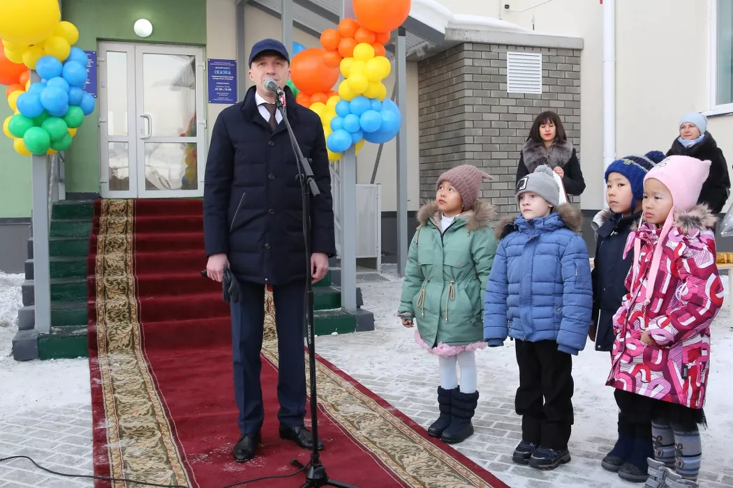 Власти Горно-Алтайска прокомментировали обрушение потолка в недавно построенном детсаду